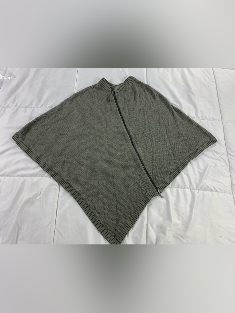 pre loved LULULEMON poncho OS